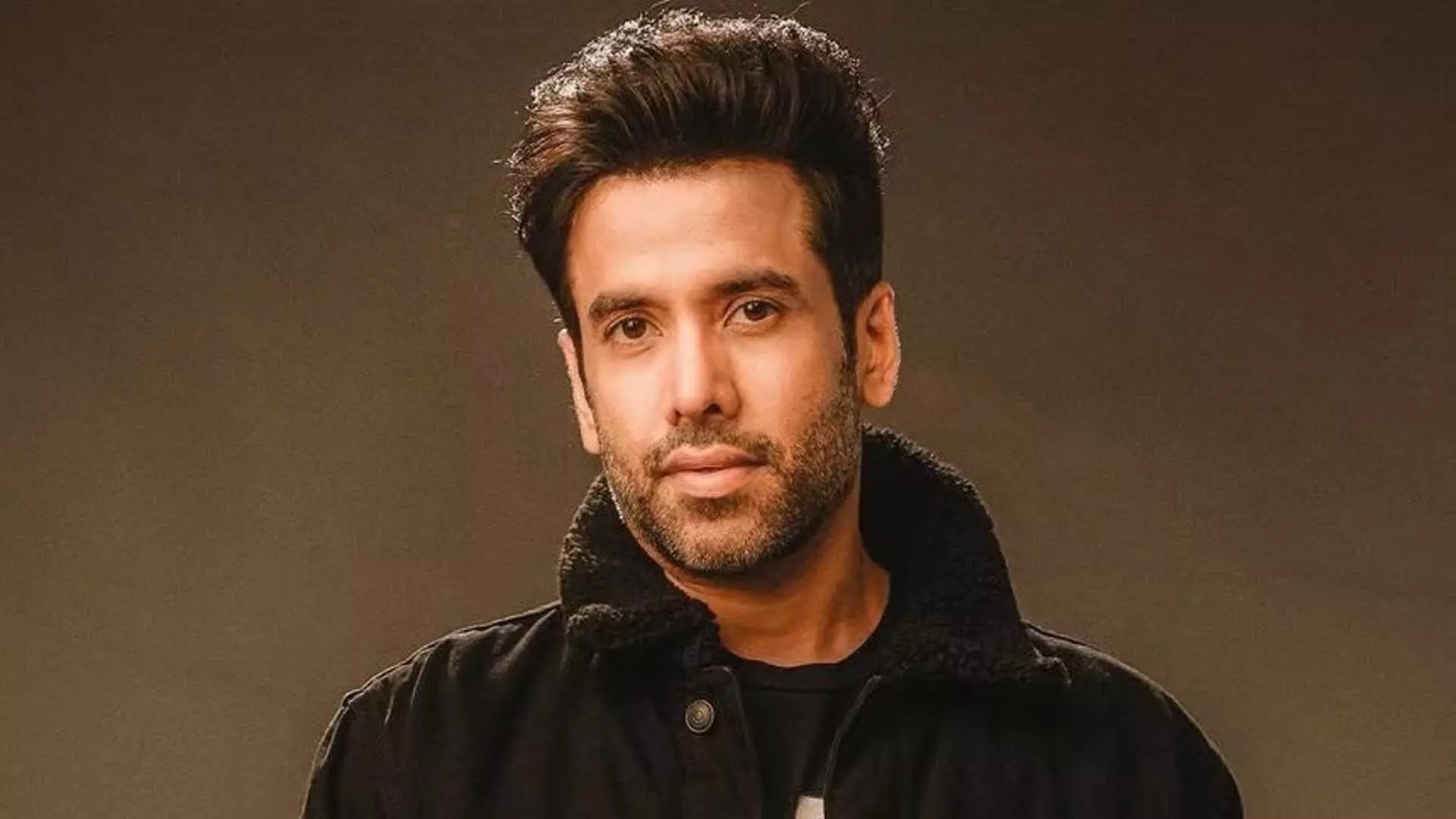 Tusshar Kapoor के सार्वजनिक और निजी फेसबुक अकाउंट हैक