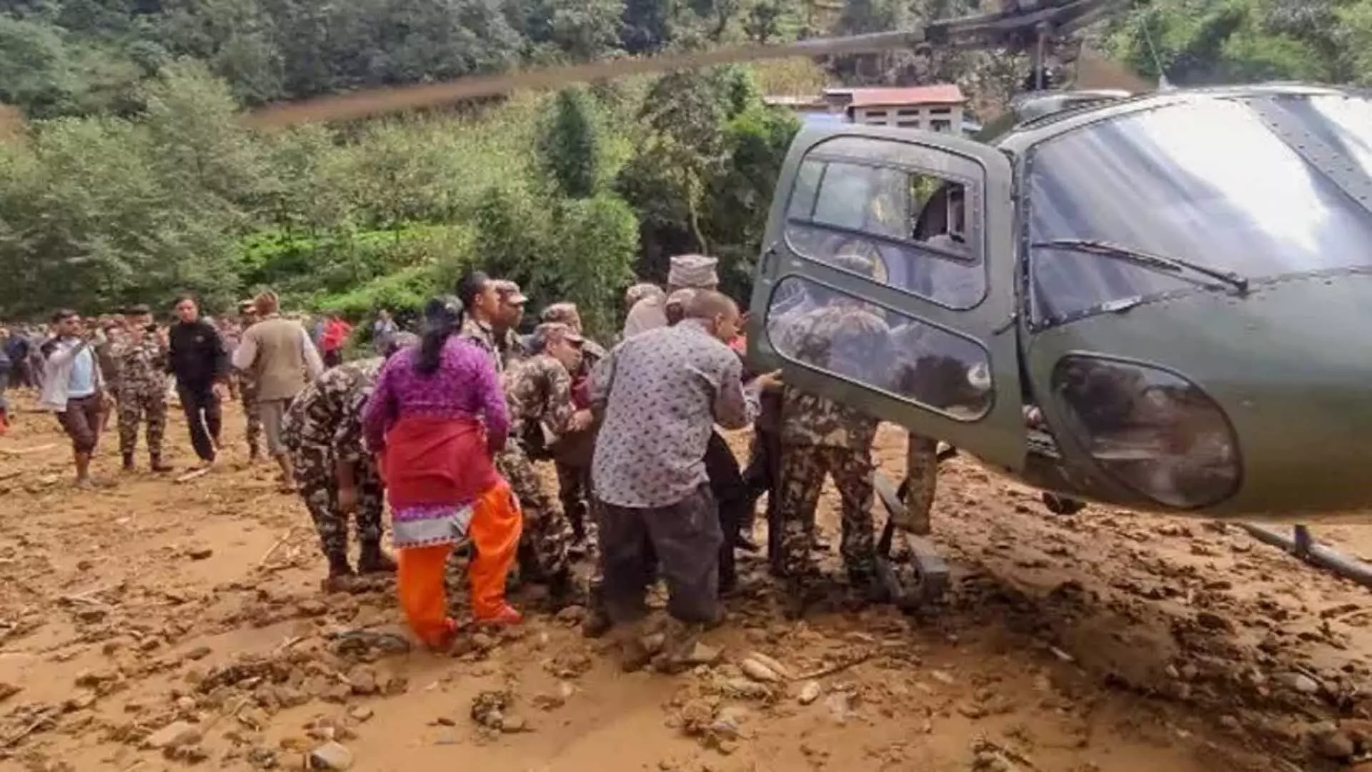 Nepal में बाढ़ और भूस्खलन से 200 से अधिक लोगों की मौत, बचाव अभियान जारी