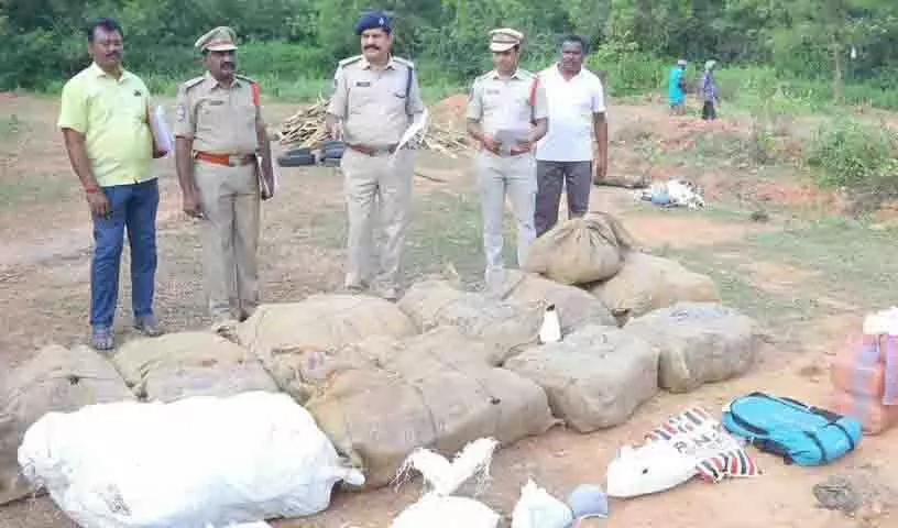 Khammam पुलिस ने 624 किलो जब्त गांजा जला दिया