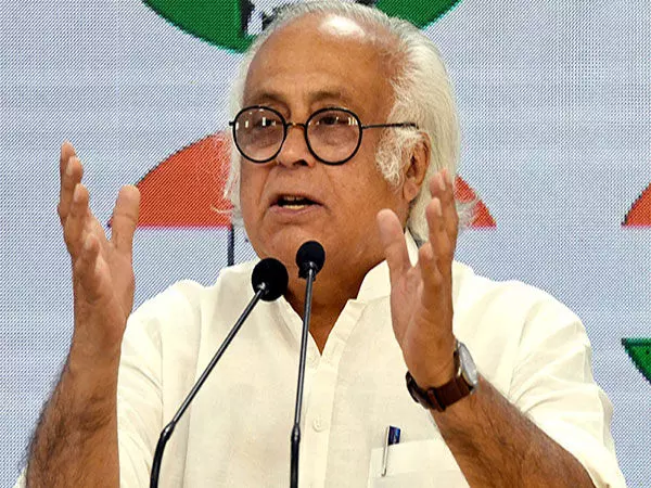 Jairam Ramesh ने लड़की बहिन योजना को लेकर महायुति सरकार पर साधा निशाना