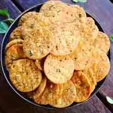 methi papdi: चाय के साथ कुछ चटपटा खाने का मन हो तो बनाएं मेथी पापड़ी