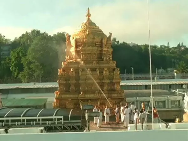 Tirumala मंदिर में वार्षिक ब्रह्मोत्सव के मद्देनजर पारंपरिक सफाई अनुष्ठान किया गया