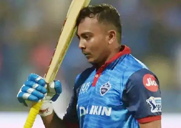 Prithvi Shaw महज 4 रन बनाकर सस्ते में पवेलियन लौट गए