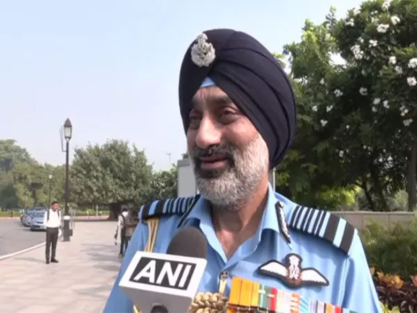 अब LCA मार्क 2, पांचवीं पीढ़ी के AMCA लड़ाकू विमानों पर ध्यान देने की जरूरत: ACM AP Singh