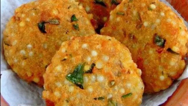 Sabudana Tikki: घर पर बनाएं ये टेस्टी साबूदाना टिक्की