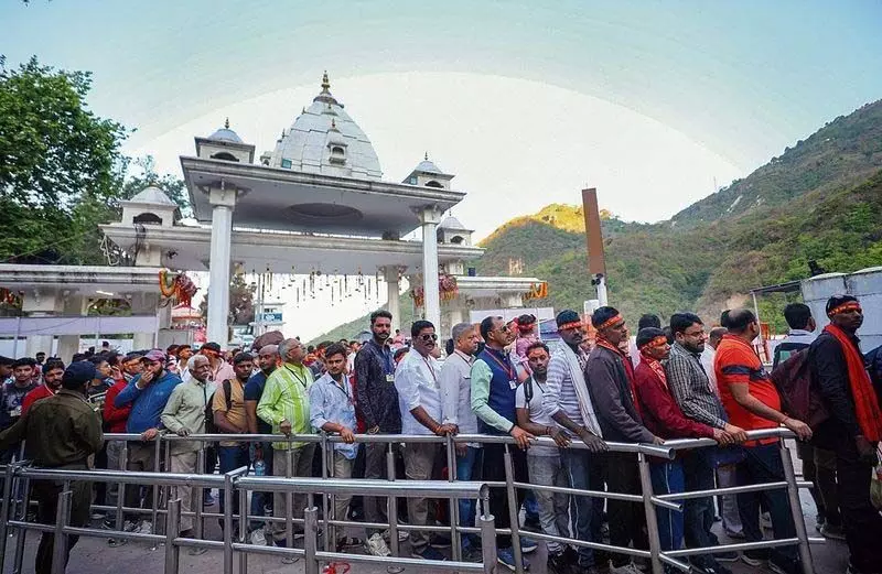 Jammu: वैष्णो देवी श्राइन बोर्ड ने नवरात्रि के लिए तैयारियां शुरू कर दी