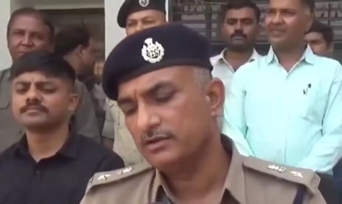 BIG BREAKING: रेलवे ट्रैक के बीच लोहे का टुकड़ा, एसपी ने कर दिया बड़ा खुलासा, दो गिरफ्त में