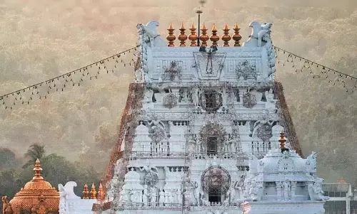 Tirupati laddu row: टीडीपी ने स्वतंत्र जांच पर सुप्रीम कोर्ट की टिप्पणी का स्वागत किया Tirupati laddu row: टीडीपी ने स्वतंत्र जांच पर सुप्रीम कोर्ट की टिप्पणी का स्वागत किया