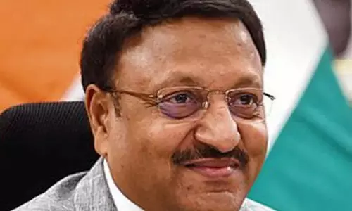 Jammu: मुख्य चुनाव आयुक्त ने मतदाताओं से बड़ी संख्या में भाग लेने की अपील की Jammu: मुख्य चुनाव आयुक्त ने मतदाताओं से बड़ी संख्या में भाग लेने की अपील की