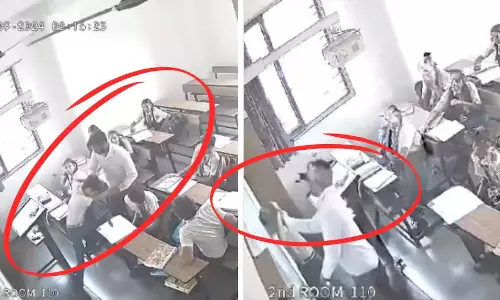 गुस्से में टीचर ने 10 बार जड़ा तमाचा, छात्र हुआ बेसुध