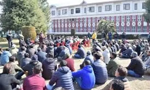 Jammu: केयू ने सहकर्मी के निधन पर शोक जताया, शोक सभा आयोजित की