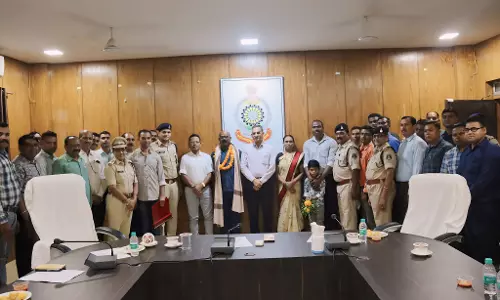 32 साल की लंबी सर्विस के बाद रिटायर हुए सहायक उप निरीक्षक देवनाथ ठाकुर 32 साल की लंबी सर्विस के बाद रिटायर हुए सहायक उप निरीक्षक देवनाथ ठाकुर