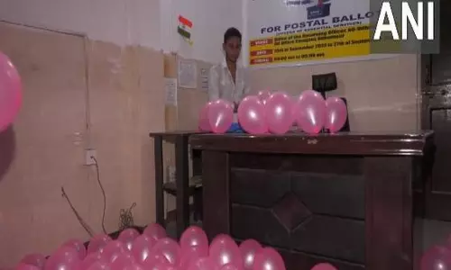 J-K चुनाव: महिलाओं की भागीदारी बढ़ाने के लिए गुलाबी मतदान केंद्र शुरू किए गए