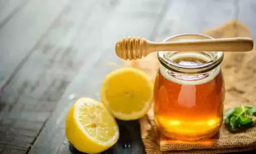 Glow Skin: सर्दियों में गुलाबी निखार पाने के लिए लगाएं ये असरदार फेस पैक Glow Skin: सर्दियों में गुलाबी निखार पाने के लिए लगाएं ये असरदार फेस पैक
