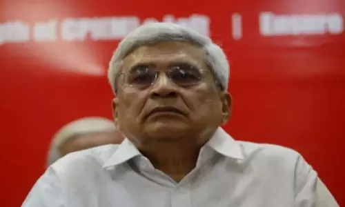 प्रकाश करात अगली पार्टी कांग्रेस तक सीपीआई-एम के पोलित ब्यूरो के काम का समन्वय करेंगे प्रकाश करात अगली पार्टी कांग्रेस तक सीपीआई-एम के पोलित ब्यूरो के काम का समन्वय करेंगे