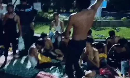 रायपुर में PRSU के स्टूडेंट्स का अर्धनग्न प्रदर्शन, कुलसचिव और वार्डन पर गंभीर आरोप