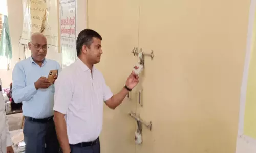 NCR Noida: निरीक्षण में वेयर हाउस में सुरक्षित मिली ईवीएम, वीवीपैट की मशीनें NCR Noida: निरीक्षण में वेयर हाउस में सुरक्षित मिली ईवीएम, वीवीपैट की मशीनें