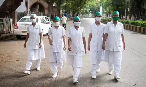 Delhi: संविदा नर्सों का कहना है कि उन्हें तीन महीने से वेतन नहीं मिला Delhi: संविदा नर्सों का कहना है कि उन्हें तीन महीने से वेतन नहीं मिला
