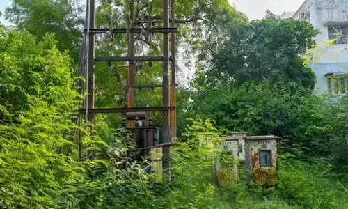 Noida: बिजली चोरी के आरोप में  तीन लोगों पर मामला दर्ज