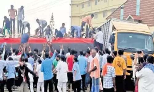 Mysuru Road पर केएसआरटीसी की बस पलटने से 30 घायल