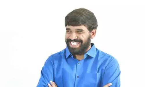Andhra : उच्च न्यायालय ने पुलिस को निर्देश दिया कि यदि मोहित नानी हमले के मामले में सहयोग नहीं कर रहा है तो वह विवरण प्रस्तुत करे Andhra : उच्च न्यायालय ने पुलिस को निर्देश दिया कि यदि मोहित नानी हमले के मामले में सहयोग नहीं कर रहा है तो वह विवरण प्रस्तुत करे