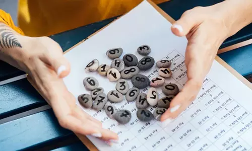 Numerology prediction: 01 अक्टूबर का लकी नंबर और शुभ रंग