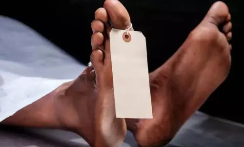 UP: बार-बार चोरी की सूचना देने पर मंदिर के पुजारी की बेरहमी से हत्या UP: बार-बार चोरी की सूचना देने पर मंदिर के पुजारी की बेरहमी से हत्या