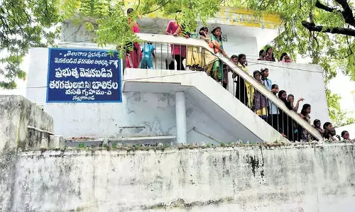 स्कूल भवन मालिकों ने Telangana सरकार को किराया चुकाने के लिए 1 अक्टूबर तक का अल्टीमेटम दिया