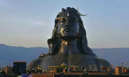 TN : मद्रास उच्च न्यायालय ने ईशा योग फाउंडेशन के खिलाफ आपराधिक मामलों का ब्यौरा मांगा