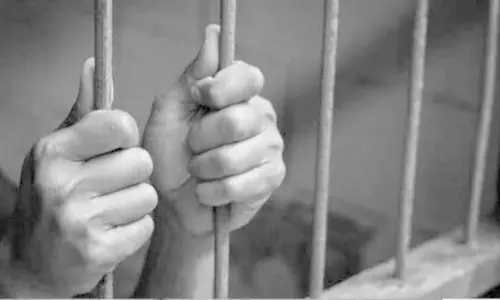 Bareilly: युवती से लव जिहाद करने वाले को आजीवन कारावास, पिता को दो वर्ष कैद Bareilly: युवती से लव जिहाद करने वाले को आजीवन कारावास, पिता को दो वर्ष कैद