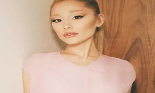 Ariana Grande फेस-लिफ्ट करवाने के लिए तैयार