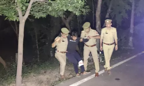 NCR Noida: तीन शातिर बदमाश पुलिस मुठभेड़ में गिरफ्तार NCR Noida: तीन शातिर बदमाश पुलिस मुठभेड़ में गिरफ्तार