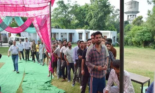 J-K विधानसभा चुनाव: तीसरे चरण के मतदान में सुबह 11 बजे तक 28.12 प्रतिशत मतदान हुआ
