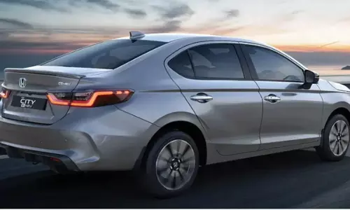 Honda की इस कार पर मिल रहा चौंकाने वाला डिस्काउंट Honda की इस कार पर मिल रहा चौंकाने वाला डिस्काउंट