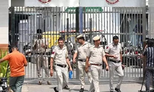 Dehli: दिल्ली में 36 वर्षीय व्यक्ति की गोली मारकर हत्या Dehli: दिल्ली में 36 वर्षीय व्यक्ति की गोली मारकर हत्या