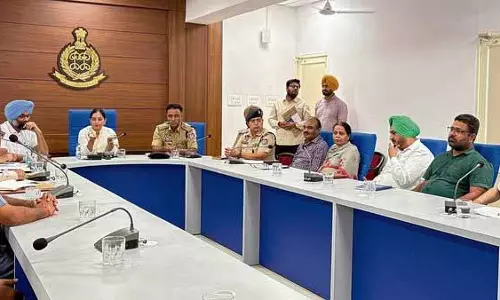 Punjab: चावल मिल मालिकों और आढ़तियों को खरीदे गए धान के पर्याप्त भंडारण का आश्वासन दिया Punjab: चावल मिल मालिकों और आढ़तियों को खरीदे गए धान के पर्याप्त भंडारण का आश्वासन दिया