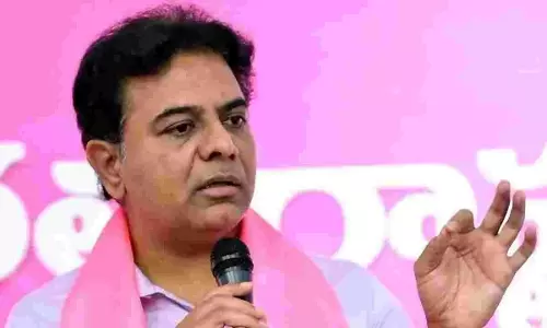 KTR ने रेवंत को अपने रिश्तेदारों के घर गिराने की चुनौती दी KTR ने रेवंत को अपने रिश्तेदारों के घर गिराने की चुनौती दी