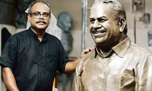 KERALA : क्रांतिकारी नेता कोडियेरी बालकृष्णन की स्मृति में नई कांस्य मूर्ति KERALA : क्रांतिकारी नेता कोडियेरी बालकृष्णन की स्मृति में नई कांस्य मूर्ति