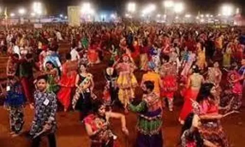 Gujarat नवरात्रि उत्सव में सराबोर होने के लिए तैयार