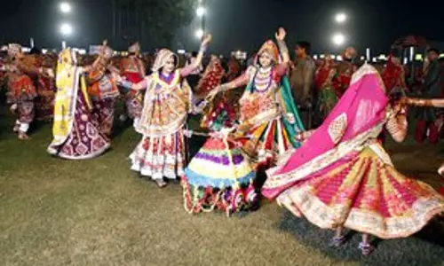 Gujarat ने नवरात्रि की तैयारियां शुरू की, रात भर चलने वाले उत्सवों की अनुमति दी