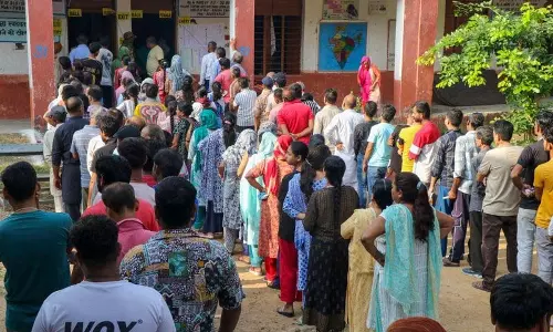 कांग्रेस ने मतदाताओं से J-K का राज्य का दर्जा छीनने वालों को ‘सबक सिखाने’ का आग्रह किया कांग्रेस ने मतदाताओं से J-K का राज्य का दर्जा छीनने वालों को ‘सबक सिखाने’ का आग्रह किया
