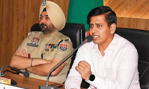 सुपर SMS रहित कंबाइन को कटाई के लिए अनुमति नहीं सुपर SMS रहित कंबाइन को कटाई के लिए अनुमति नहीं