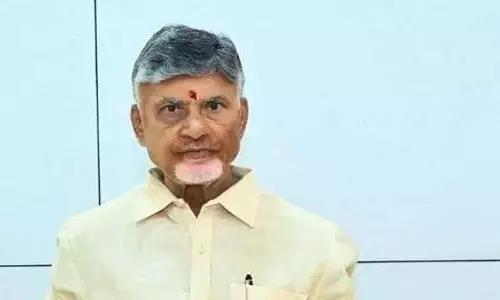 Naidu ने रेत, शराब मामलों में जांच की प्रगति की समीक्षा की
