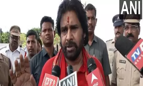 पवन कल्याण ने Tirupati Laddoo पर सुप्रीम कोर्ट की टिप्पणी पर प्रतिक्रिया पवन कल्याण ने Tirupati Laddoo पर सुप्रीम कोर्ट की टिप्पणी पर प्रतिक्रिया