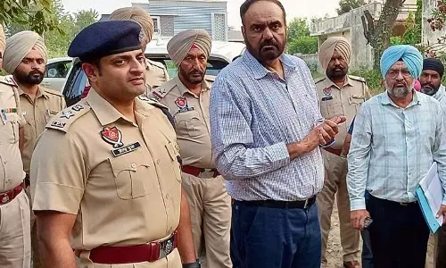 DC-SSP ने तरनतारन के हॉटस्पॉट गांवों का दौरा किया