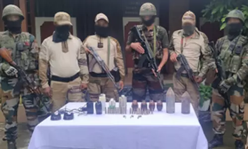 Manipur : भारतीय सेना ने हथियारों, गोला-बारूद और विस्फोटकों का विशाल जखीरा बरामद किया