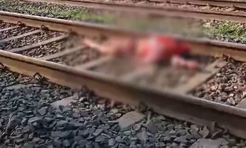 जेब में सुसाइड नोट रखकर ट्रेन के सामने कूदा युवक