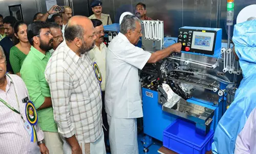पिनाराई विजयन ने Kannur के केलट्रॉन में भारत की पहली सुपरकैपेसिटर विनिर्माण सुविधा का उद्घाटन किया