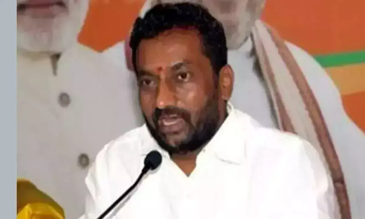 MP रघुनंदन ने बीआरएस के सोशल मीडिया आचरण पर सवाल उठाए