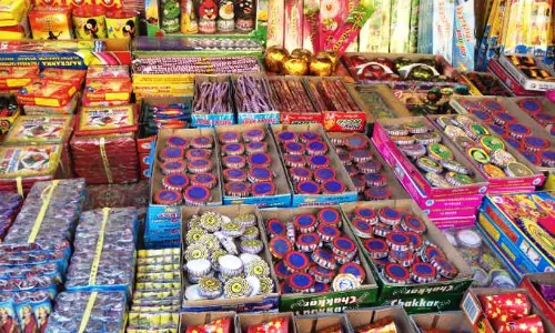 Churu: दीपावली पर्व में जारी किए जाने वाले अस्थाई लाइसेंस के आवेदन पत्र